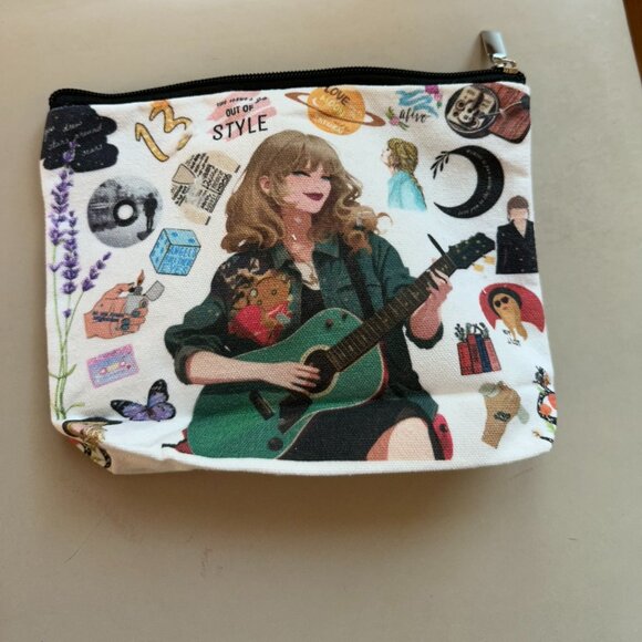 COSMETIC POUCH NEW IN PACKAGE - Picture 1 of 6